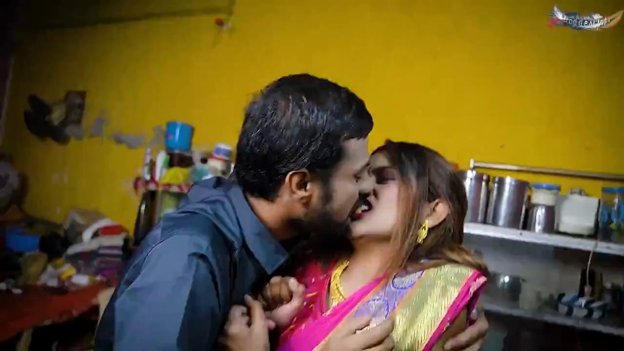 Desi-Mallu-Bhabhi-Sudipa-Hardcore-Fuck-With-Her-Debar-at-Kitchen-Full-Movie.ts_snapshot_02.24.034.jpg