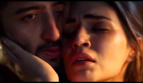 Actress-Kriti-Sanon-Movie-Hot-Romance-Clips-Viral-Hot-Video.png